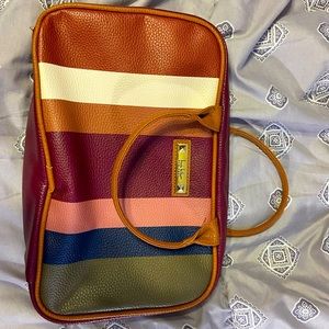 Portable make-up bag